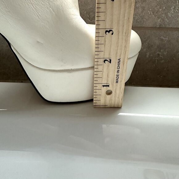 Dolce Vita Boot 9  Liv Off White Leather Studded Ankle Platform - Picture 10 of 12